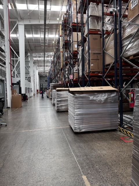 Restaurant chairs stock availability and logistics readiness